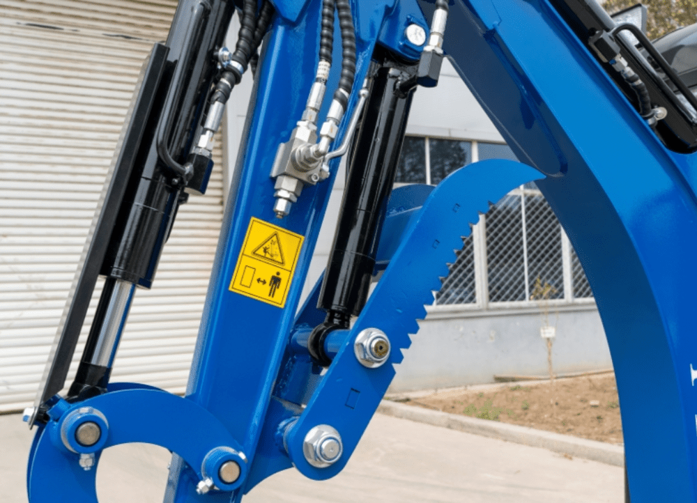 TYPHON 18 FLEX PRO 1.8 Ton Mini Excavator USA with 12 attachments - Image 5
